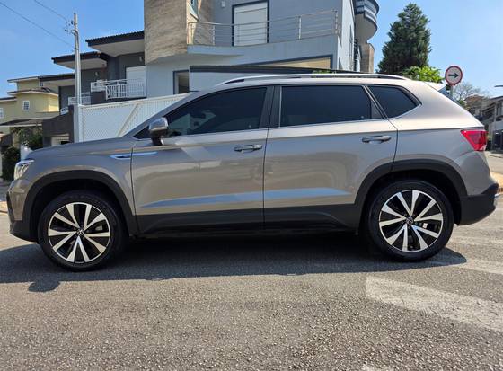 VOLKSWAGEN TAOS 1.4 250 TSI TOTAL FLEX HIGHLINE AUTOMÁTICO